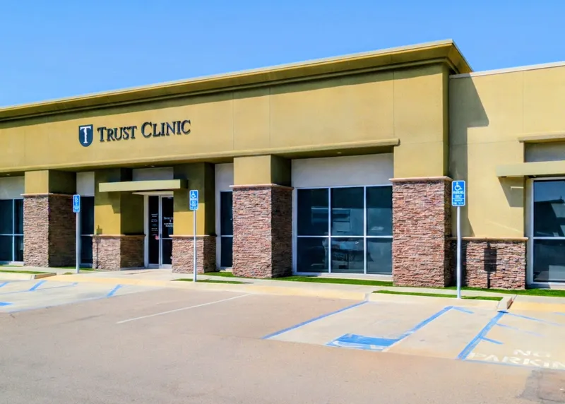 Trust Clinic on N. Willow Ave in Fresno, where Kidney Specialist sees patients